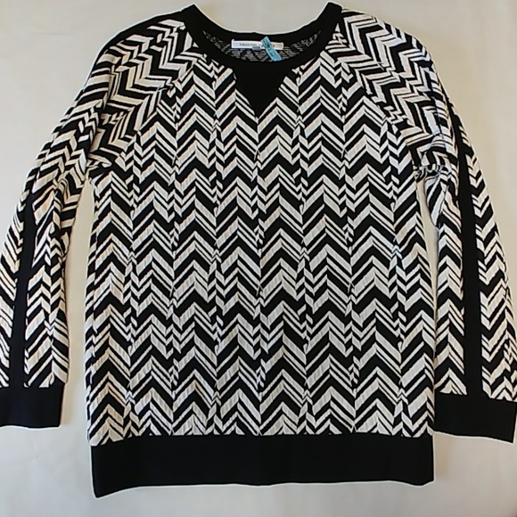Collective Concepts Herringbone Sweater - Picture 1 of 5